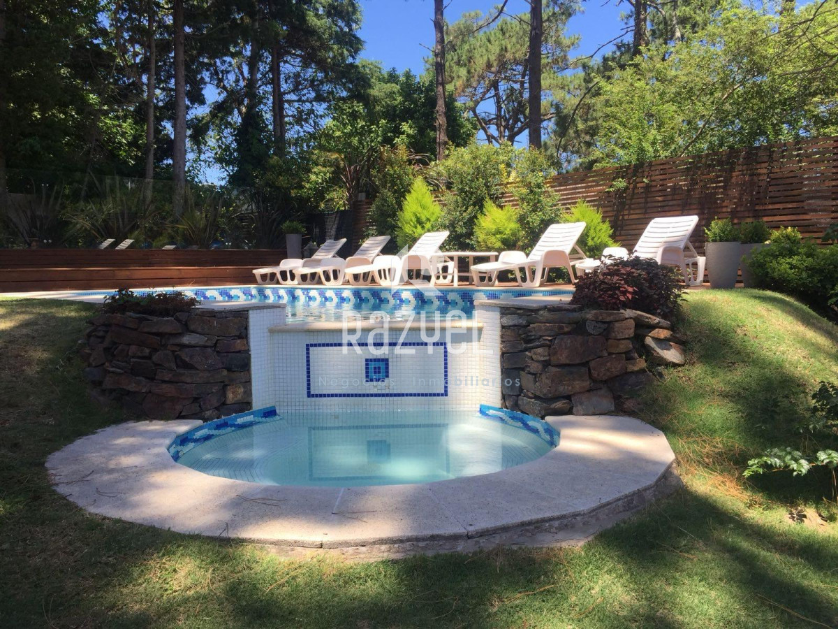 Casa ID.564 - Casa de 3 dormitorios en alquiler anual