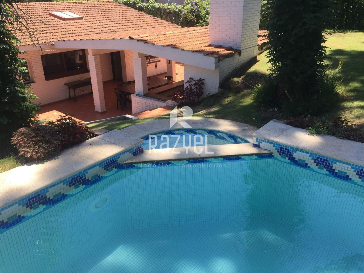 Casa ID.564 - Casa de 3 dormitorios en alquiler anual