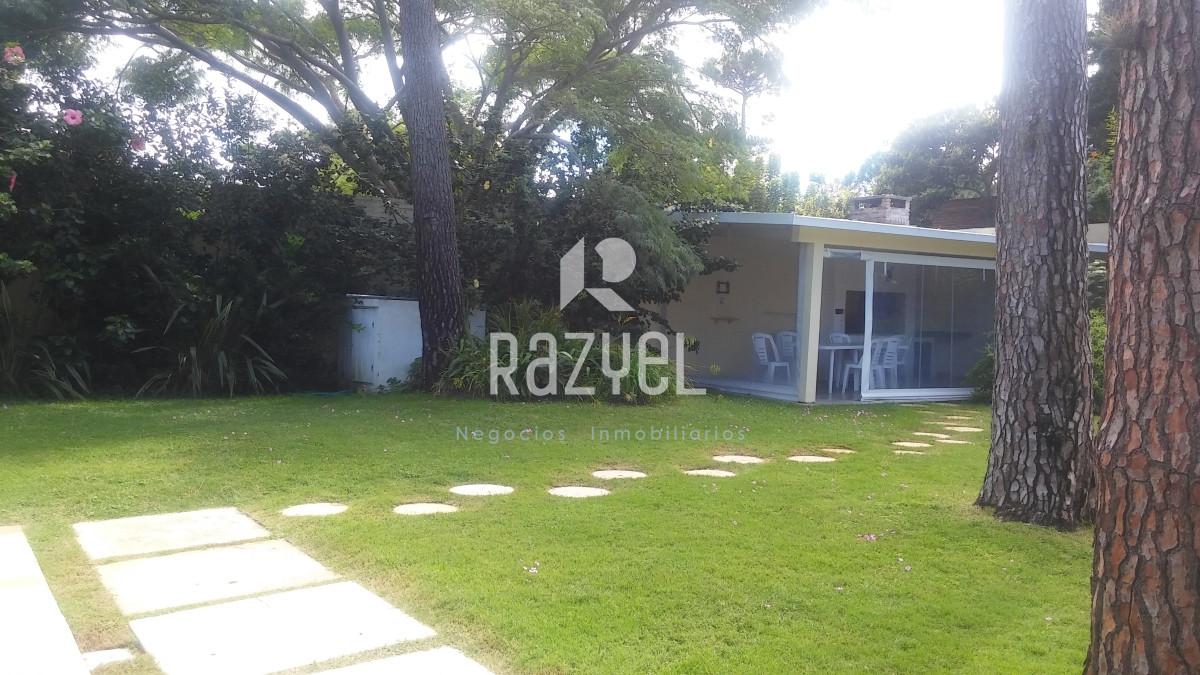 Casa ID.719 - Casa ¨Evergreen¨ Playa Mansa Venta, Alquiler Anual y Temporal