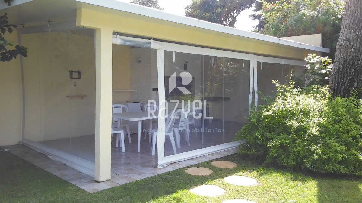 Casa ID.719 - Casa ¨Evergreen¨ Playa Mansa Venta, Alquiler Anual y Temporal