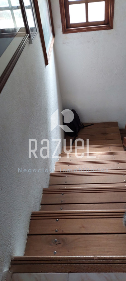 Casa ID.464 - Casa en Alquiler anual 3 dormitorios con cochera techada