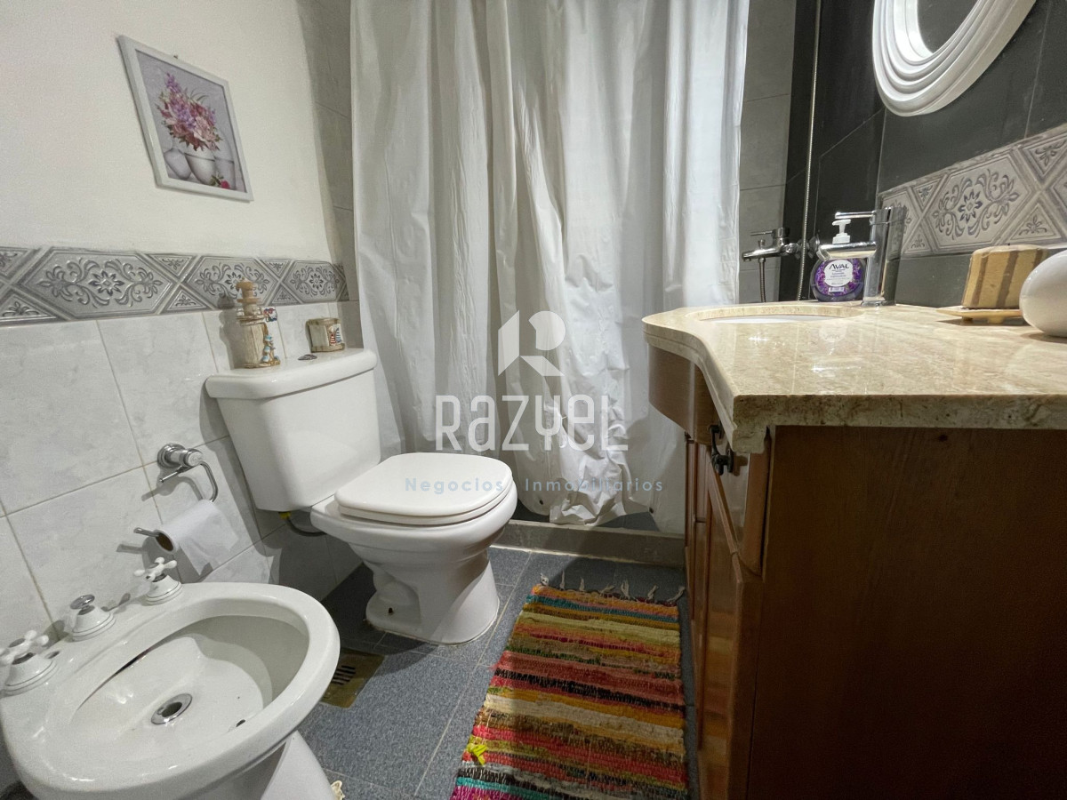 Casa ID.476 - Casa y comercio en Venta Bal B.A.