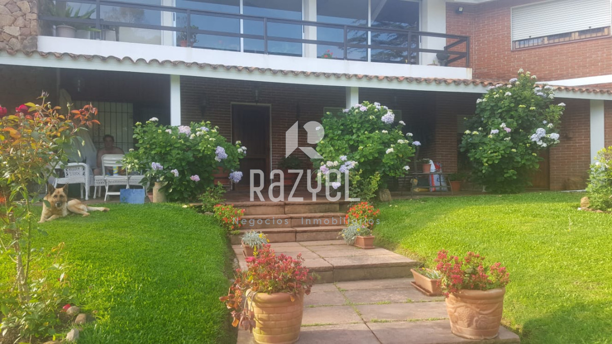 Casa ID.539 - Espectacular Casa - Alquiler Anual