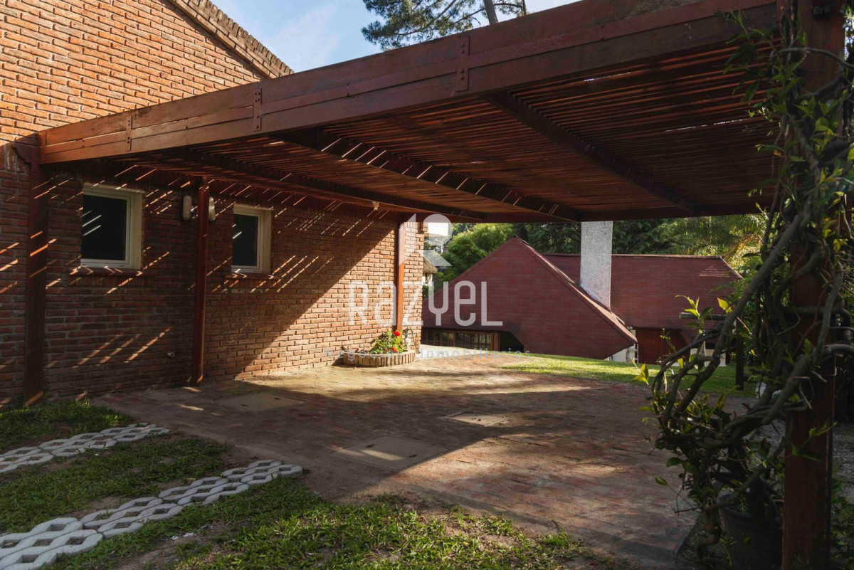 Casa ID.1143 -  Casa en venta - Pinares, Punta del Este