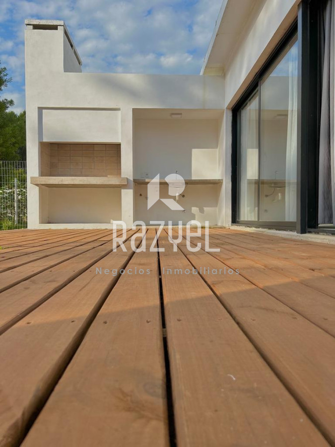 Casa ID.397 - CASA DE 2 DORMITORIOS EN ALQUILER ANUAL Y VENTA