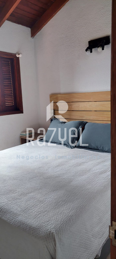 Casa ID.464 - Casa en Alquiler anual 3 dormitorios con cochera techada