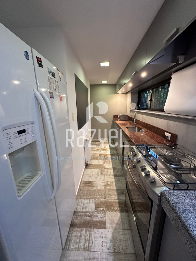 Casa ID.385 -  Casa en venta y alquiler anual de 5 dorm y 4 baños.