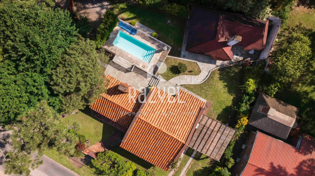 Casa ID.1143 -  Casa en venta - Pinares, Punta del Este