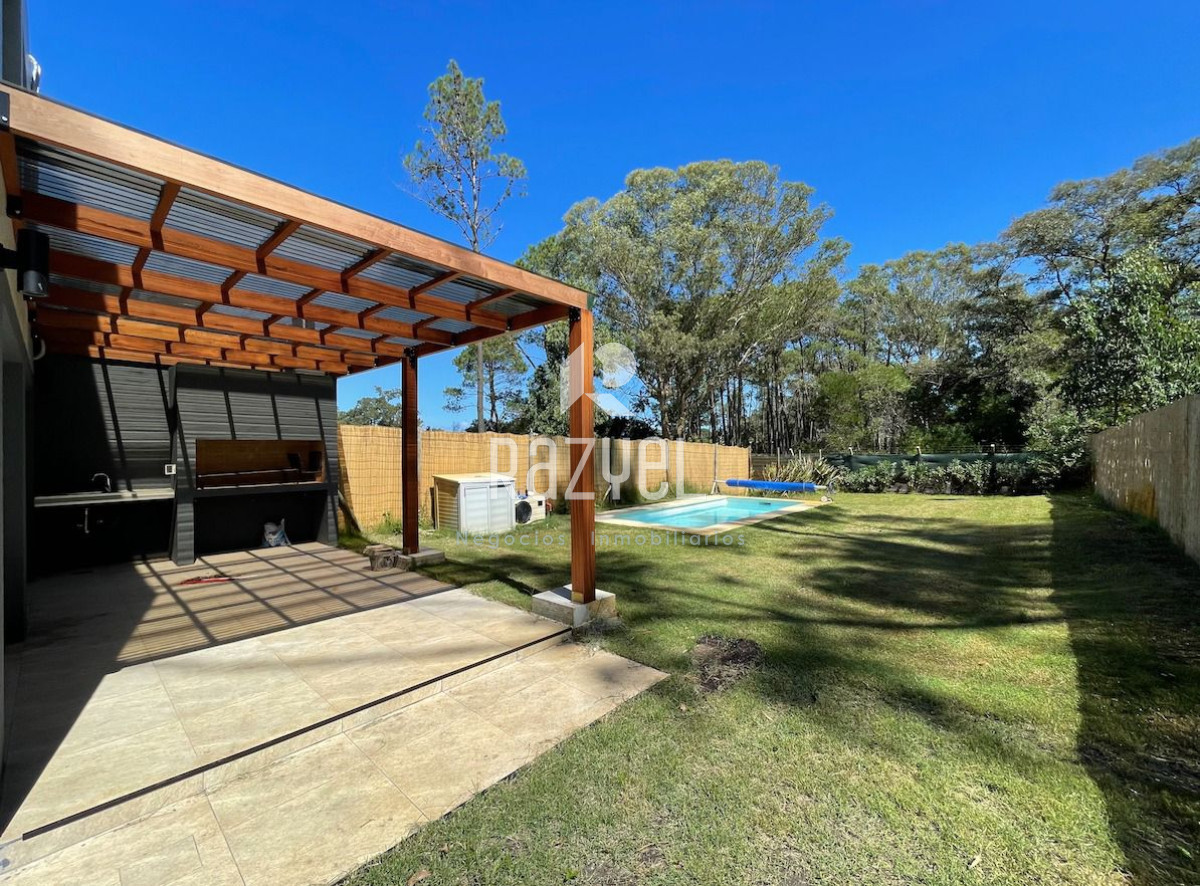 Casa ID.1021 - 🏠  Hermosa casa en ALQUILER ANUAL y VENTA 