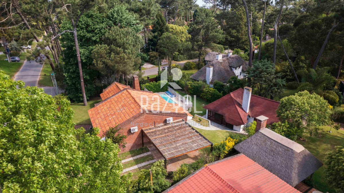 Casa ID.1143 -  Casa en venta - Pinares, Punta del Este