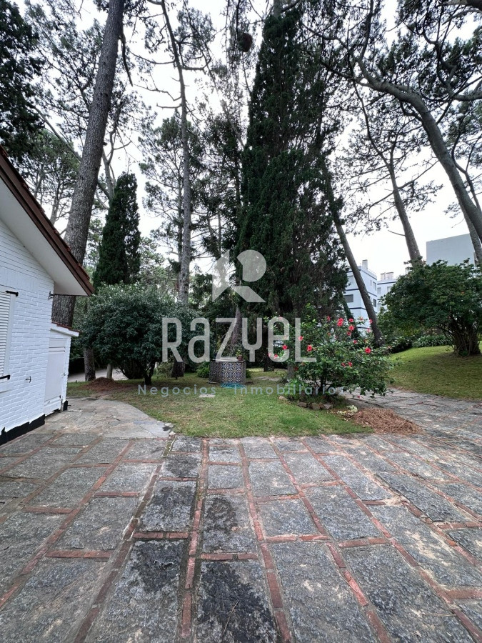Casa ID.384 - Casa en Alquiler Anual y Venta