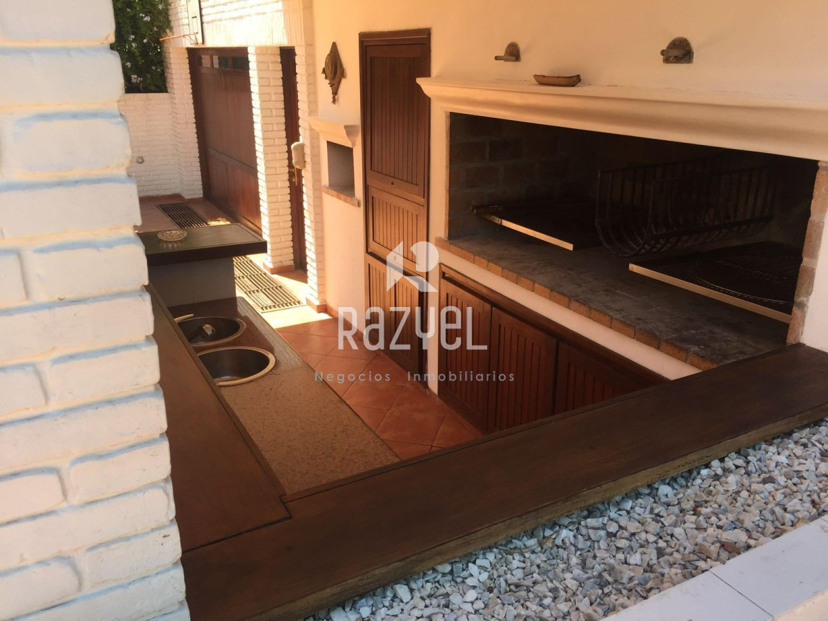 Casa ID.564 - Casa de 3 dormitorios en alquiler anual