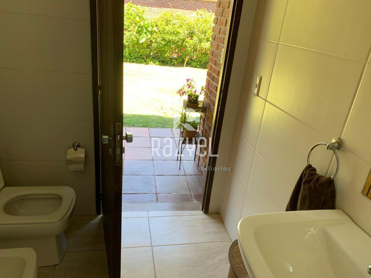 Casa ID.404 - Hermosa Casa de 2 dormitorios y dependencia en Las Delicias parada 25 Playa Mansa