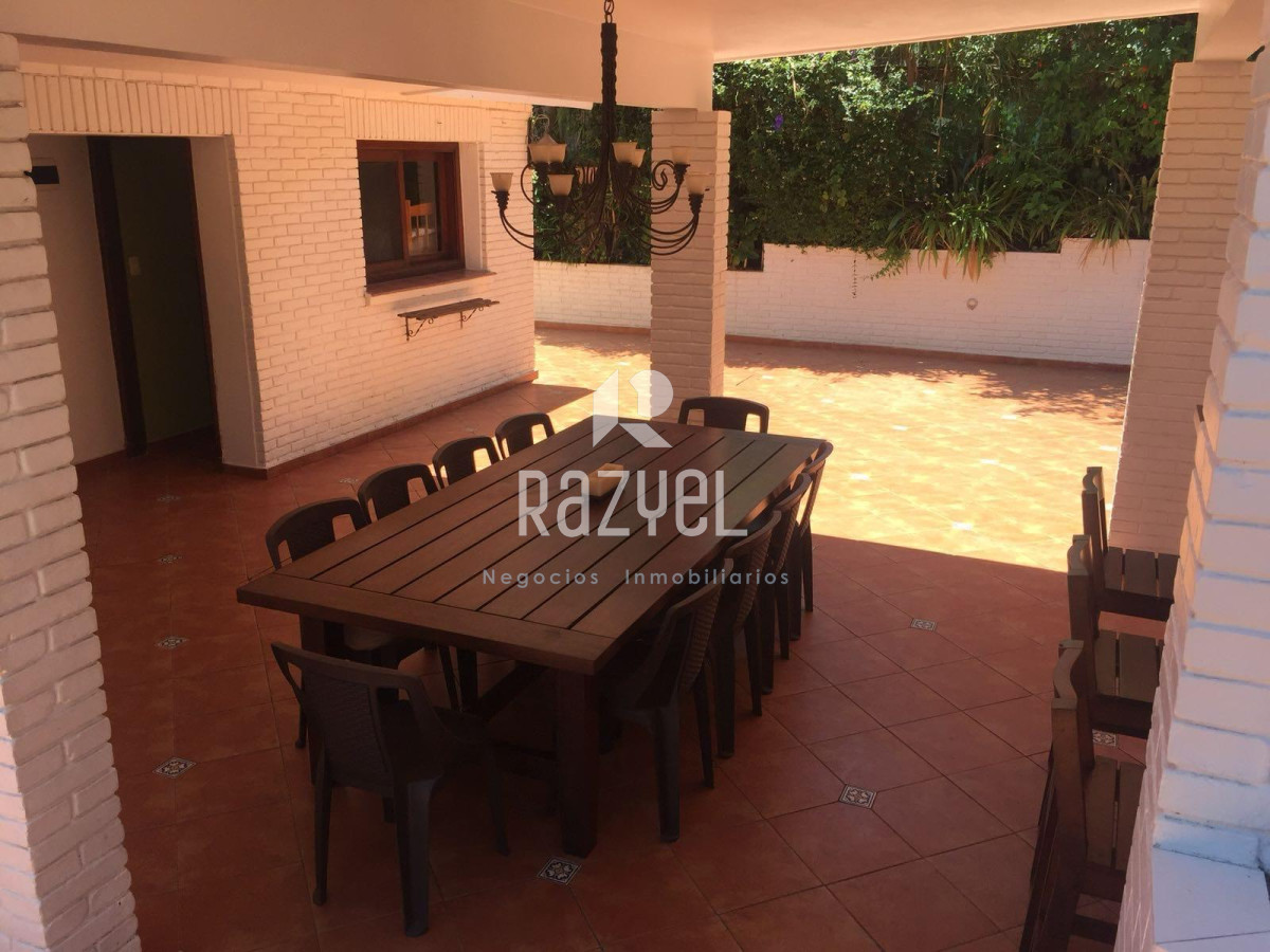 Casa ID.564 - Casa de 3 dormitorios en alquiler anual