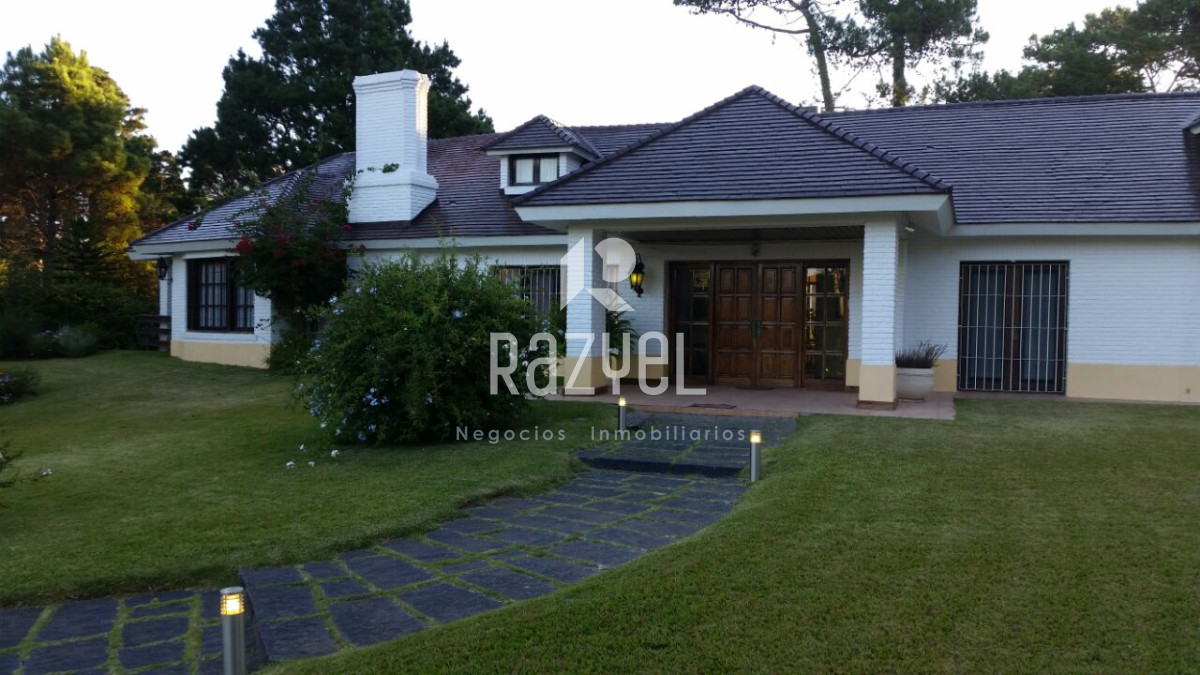 Casa ID.706 - Casa en Punta del Este, Cantegril