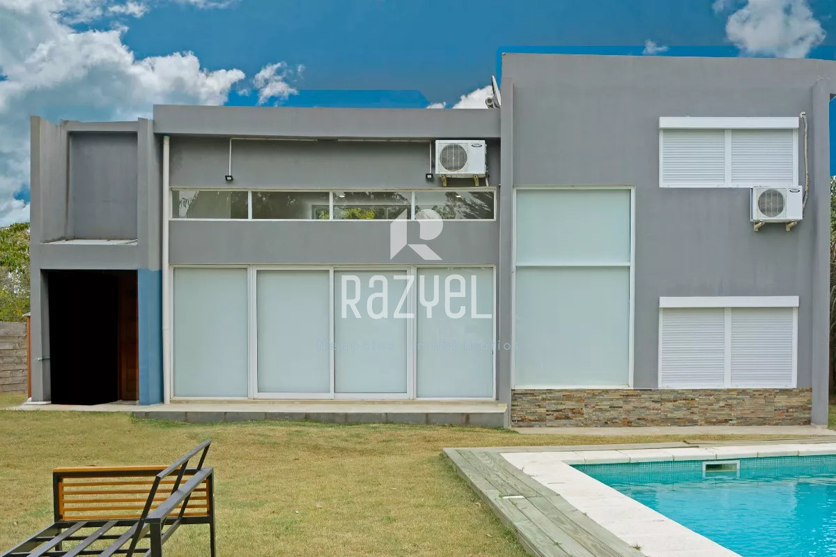 Casa ID.828 - Venta de exelente casa en Punta del Este. Marly.