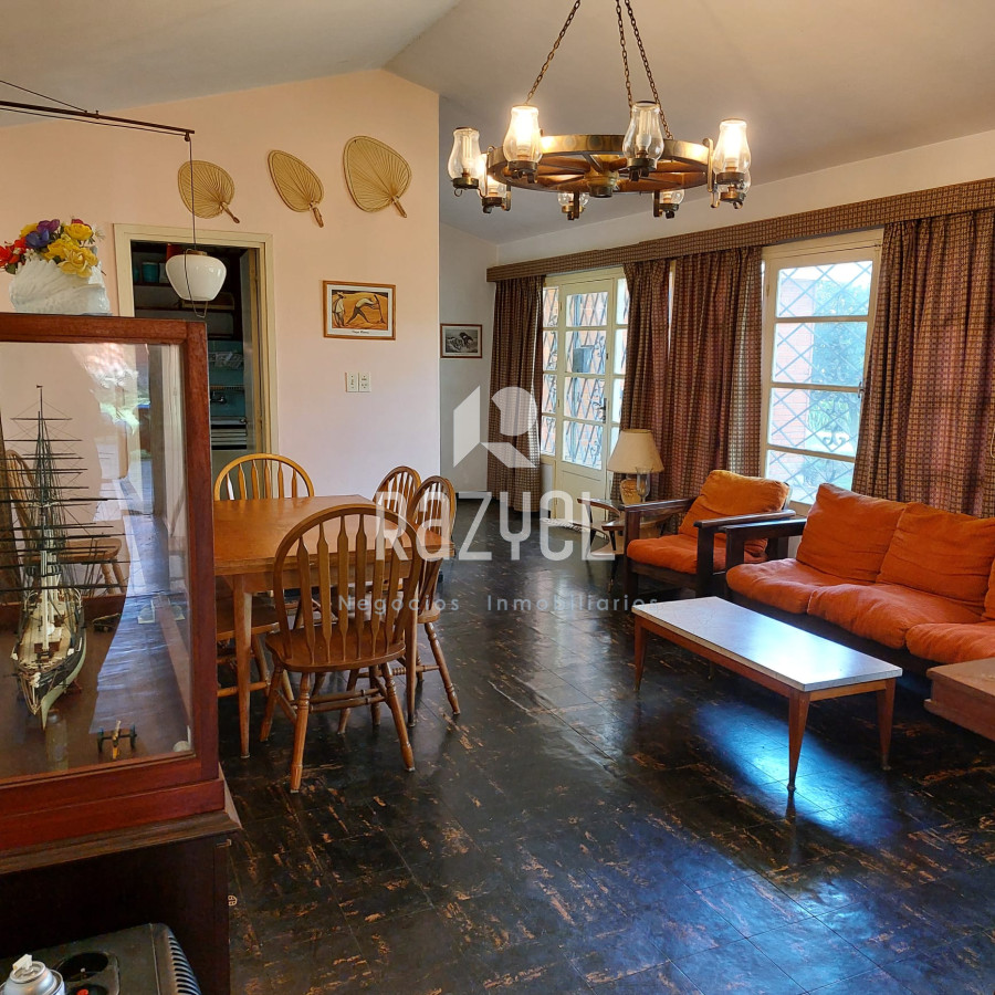 Casa ID.528 - Casa de 4 dormitorios alquiler anual 