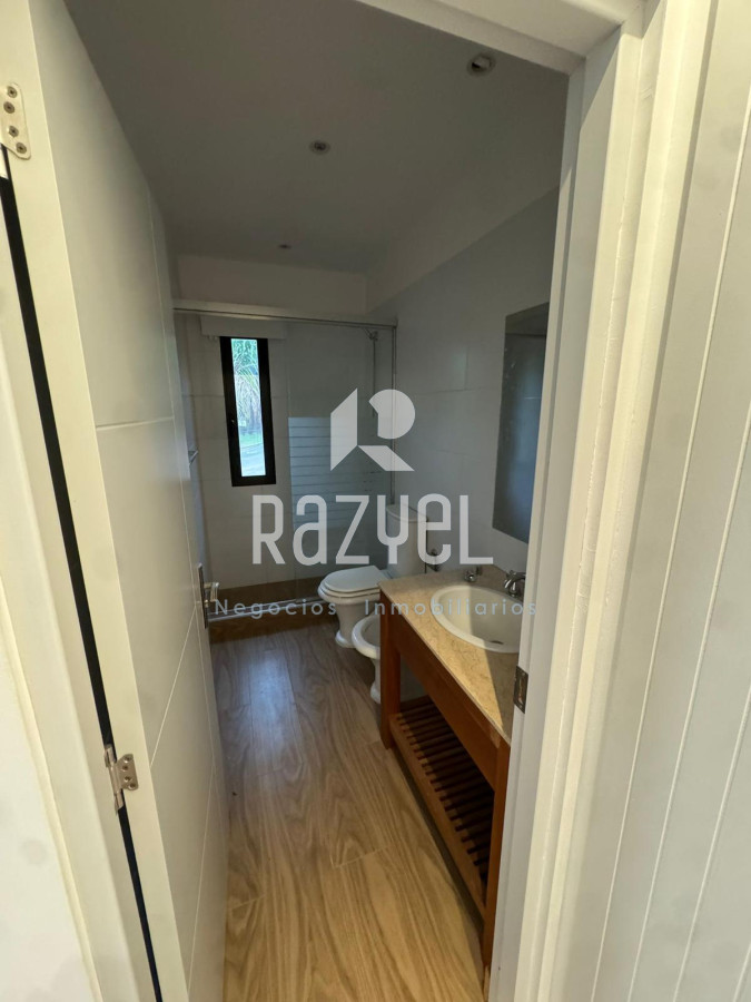 Casa ID.398 - CASA DE 3 DORMITORIOS EN ALQUILER ANUAL