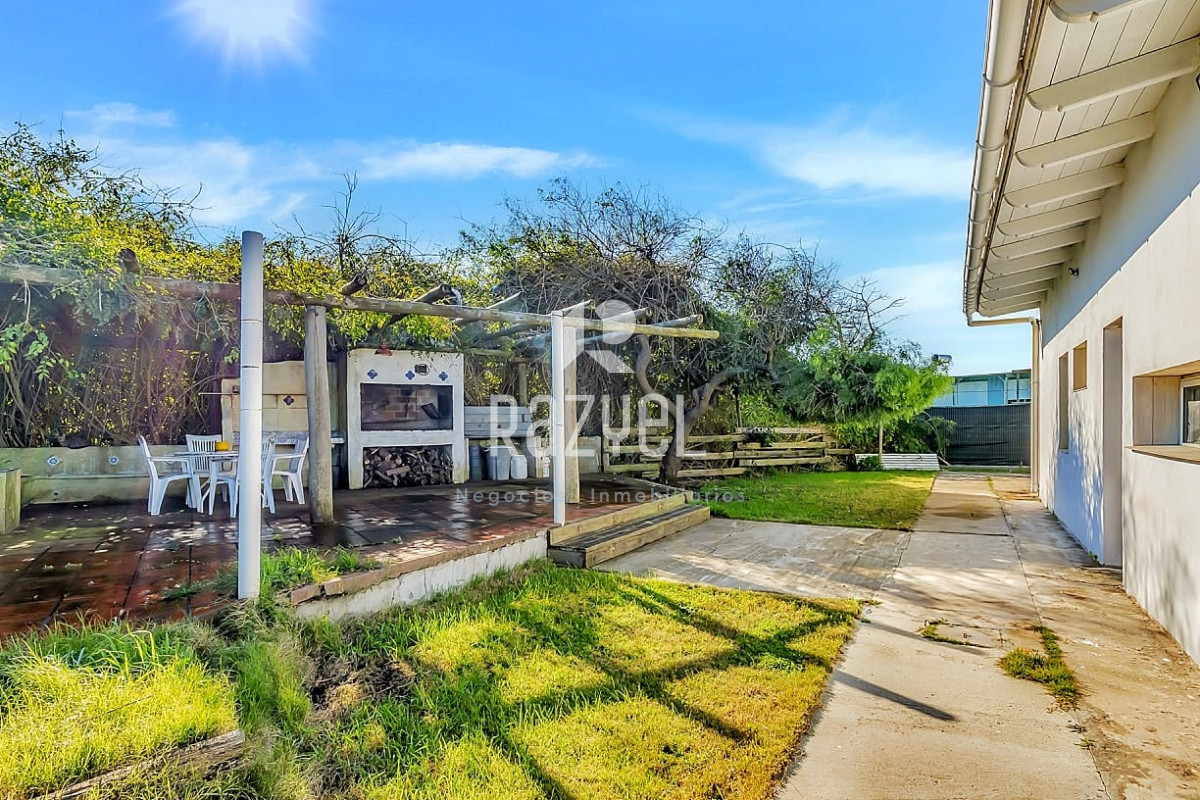 Casa ID.1104 - Casa En Venta Las Grutas, Punta Ballena
