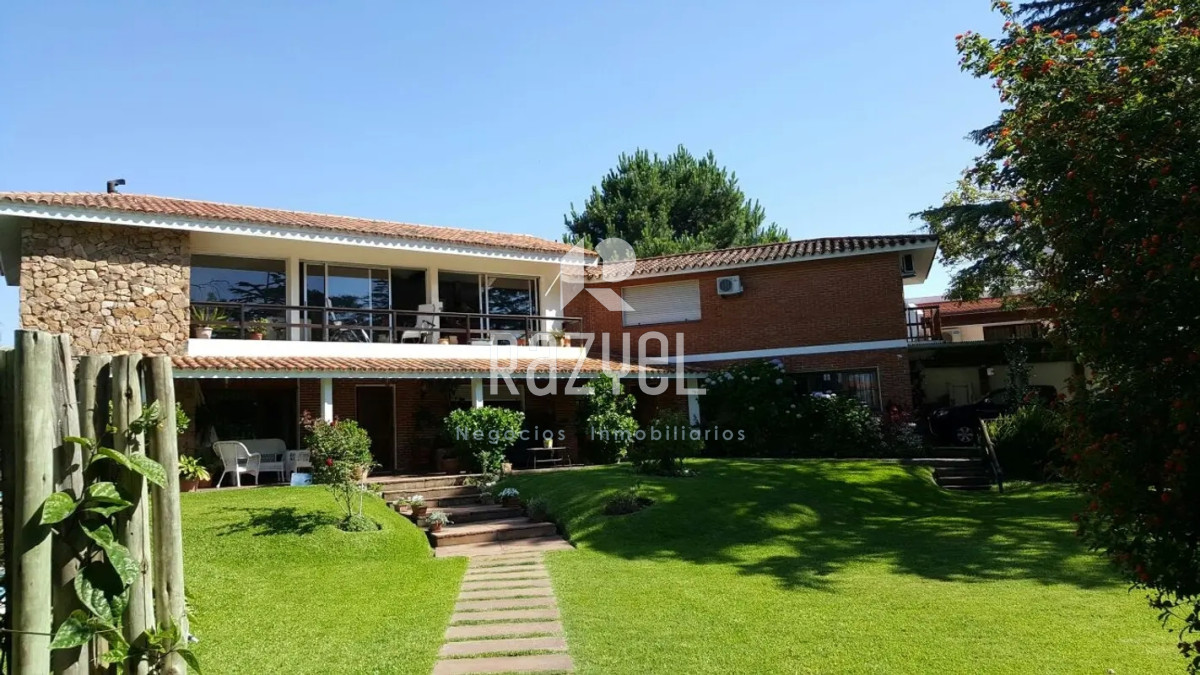 Casa ID.539 - Espectacular Casa - Alquiler Anual