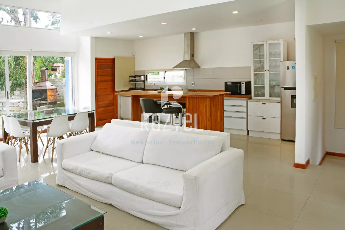 Casa ID.828 - Venta de exelente casa en Punta del Este. Marly.