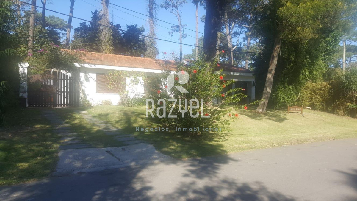 Casa ID.564 - Casa de 3 dormitorios en alquiler anual