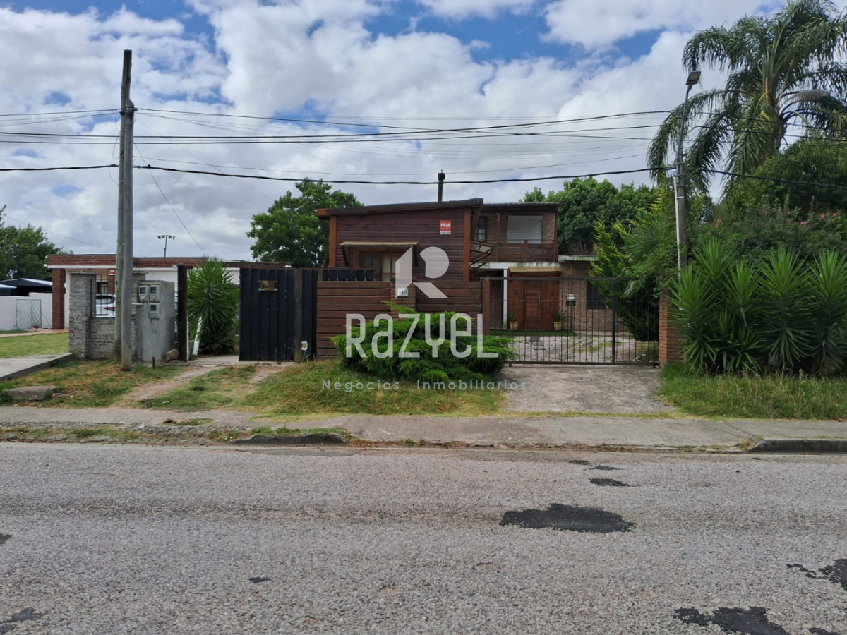 Casa ID.1236 - “Dos casas en un padrón , San Carlos .No apta banco”