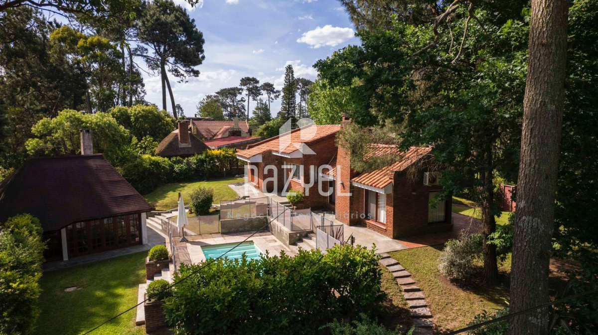 Casa ID.1143 -  Casa en venta - Pinares, Punta del Este