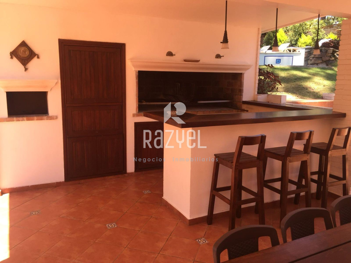 Casa ID.564 - Casa de 3 dormitorios en alquiler anual