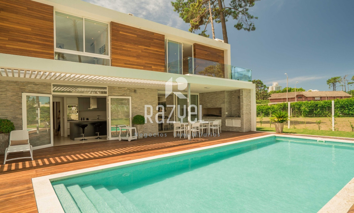 Casa ID.770 - Casa en Boulevard Park en Venta y Alquiler