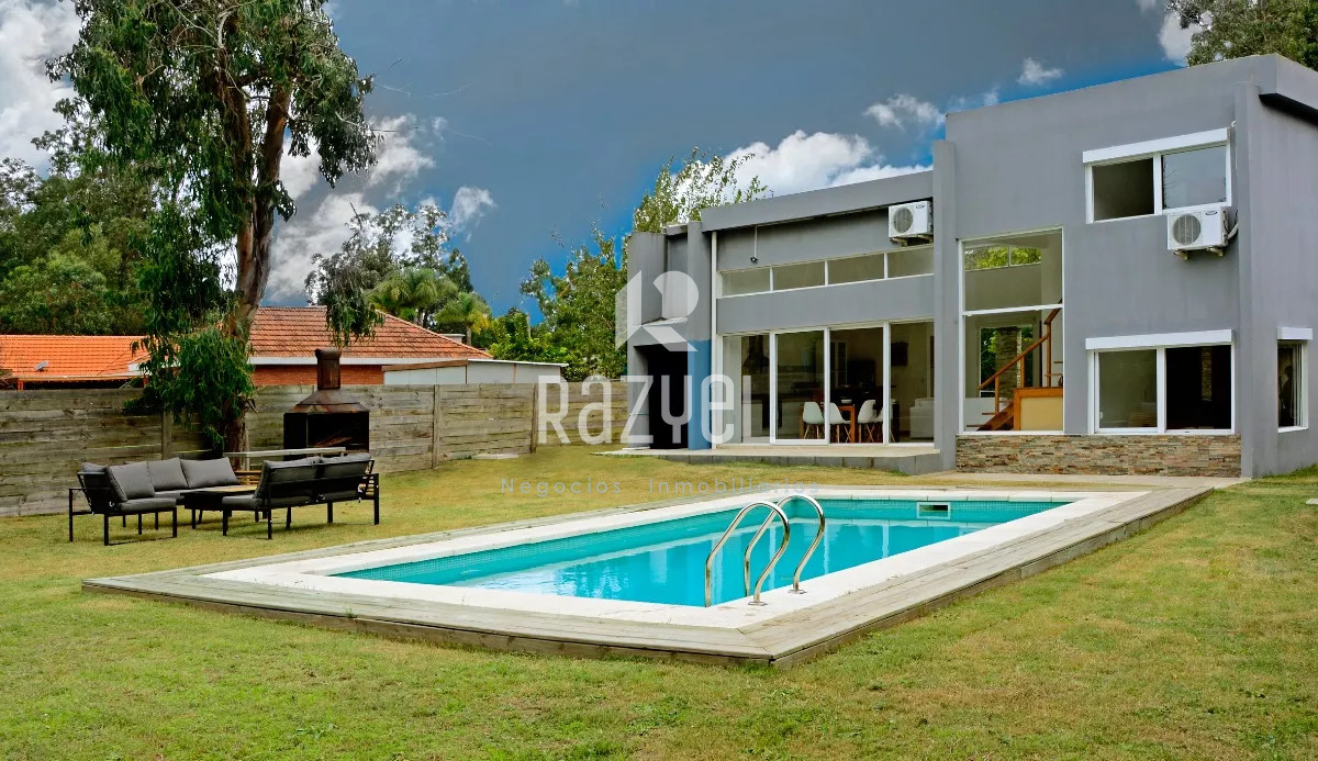 Casa ID.828 - Venta de exelente casa en Punta del Este. Marly.