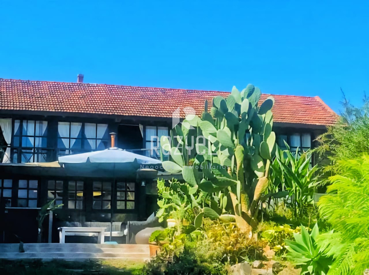 Casa ID.1101 - Casa en Venta Pinares a 100 mts del mar