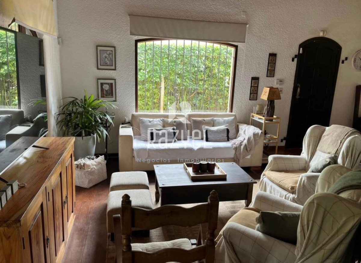 Casa ID.1243 - Linda casa  de 3 dormitorios y dependencia en Pinares, Punta del Este