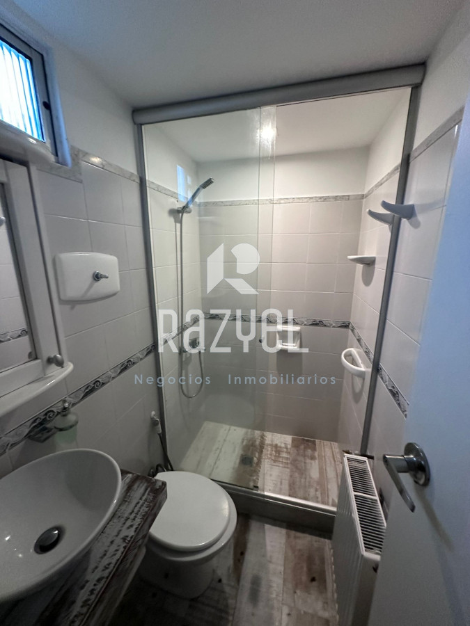Casa ID.385 -  Casa en venta y alquiler anual de 5 dorm y 4 baños.