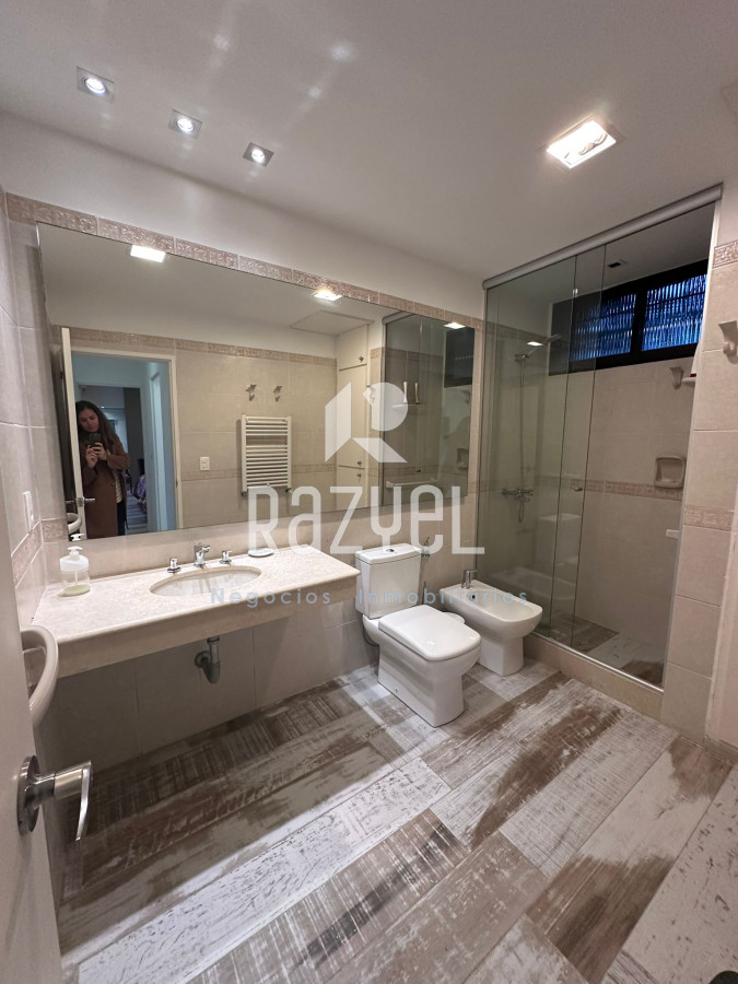 Casa ID.385 -  Casa en venta y alquiler anual de 5 dorm y 4 baños.