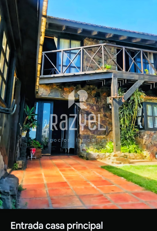 Casa ID.1101 - Casa en Venta Pinares a 100 mts del mar