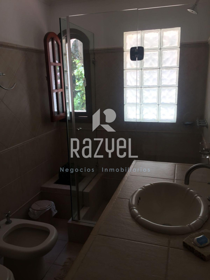 Casa ID.564 - Casa de 3 dormitorios en alquiler anual