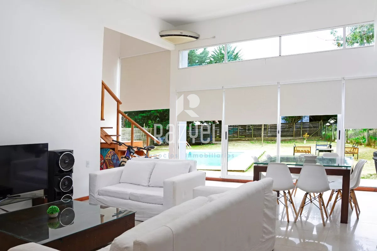 Casa ID.828 - Venta de exelente casa en Punta del Este. Marly.