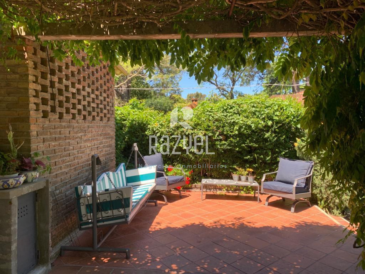 Casa ID.404 - Hermosa Casa de 2 dormitorios y dependencia en Las Delicias parada 25 Playa Mansa