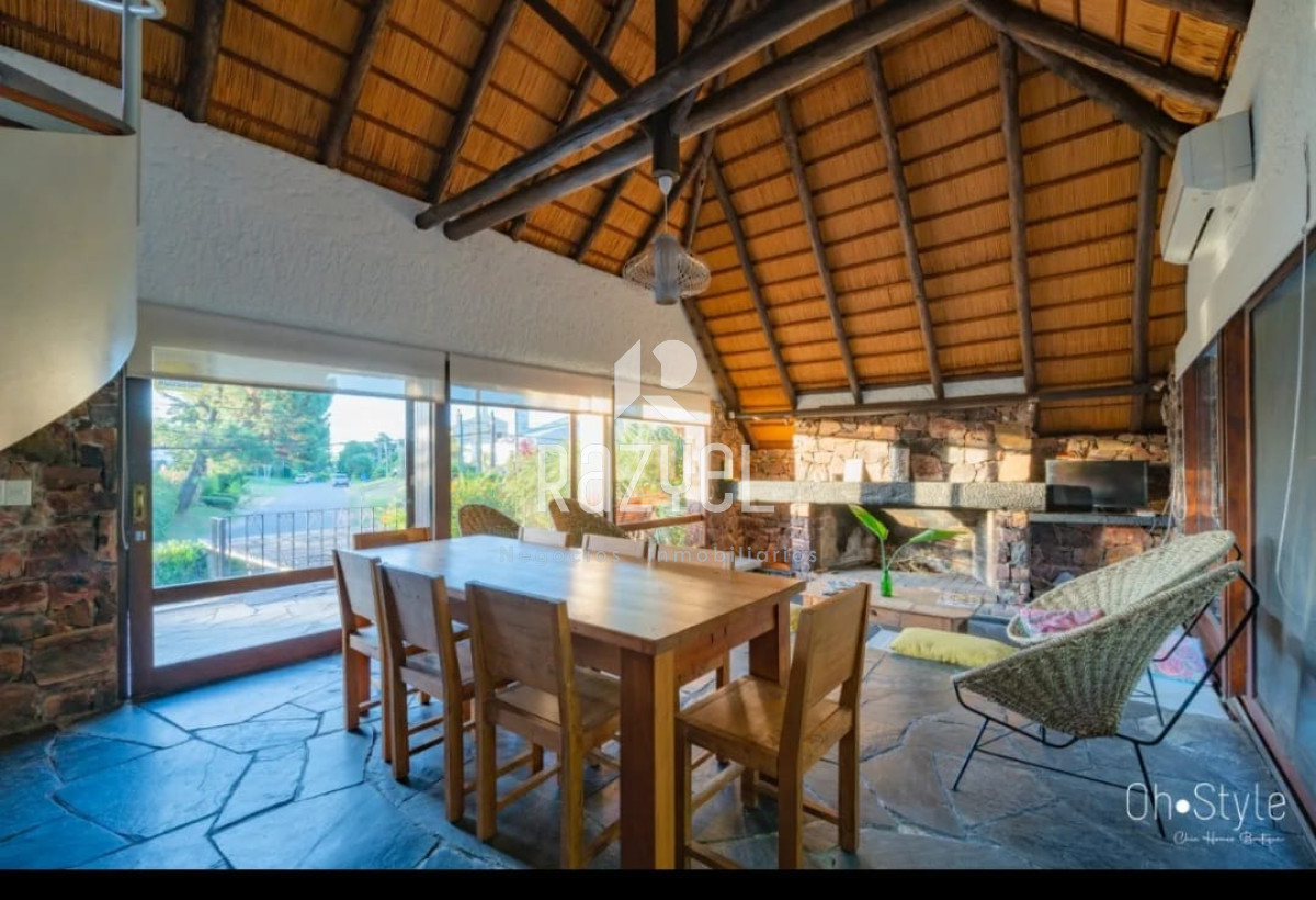 Casa ID.1150 - Casa en Alquiler temporal  Disponible Enero 2026 .Punta del Este Playa Mansa