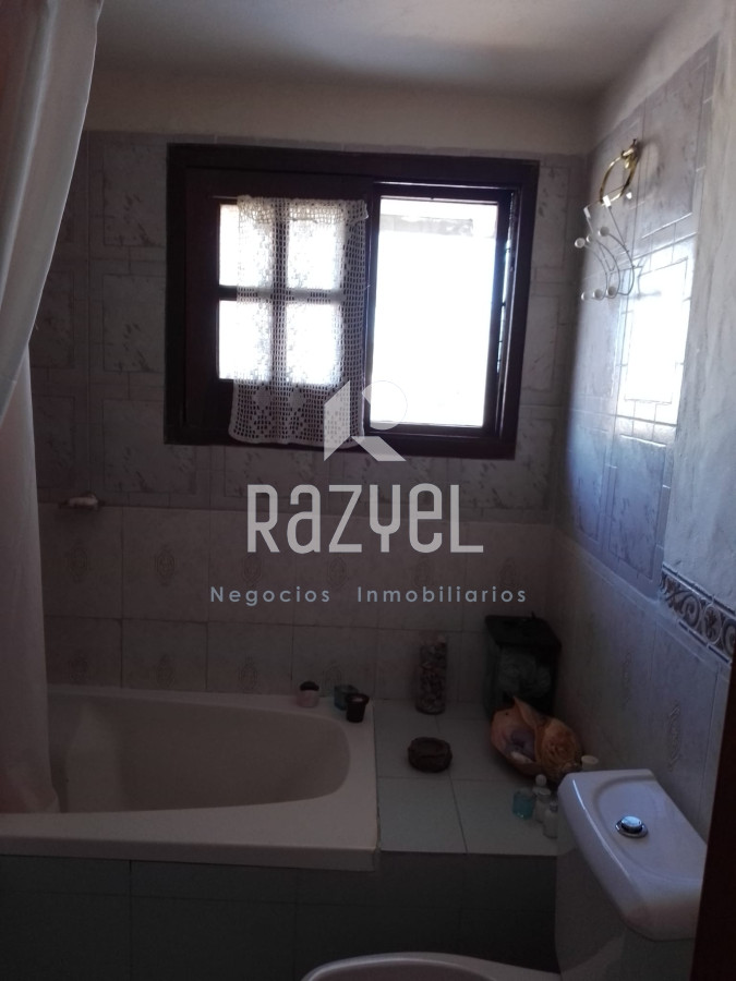 Casa ID.476 - Casa y comercio en Venta Bal B.A.