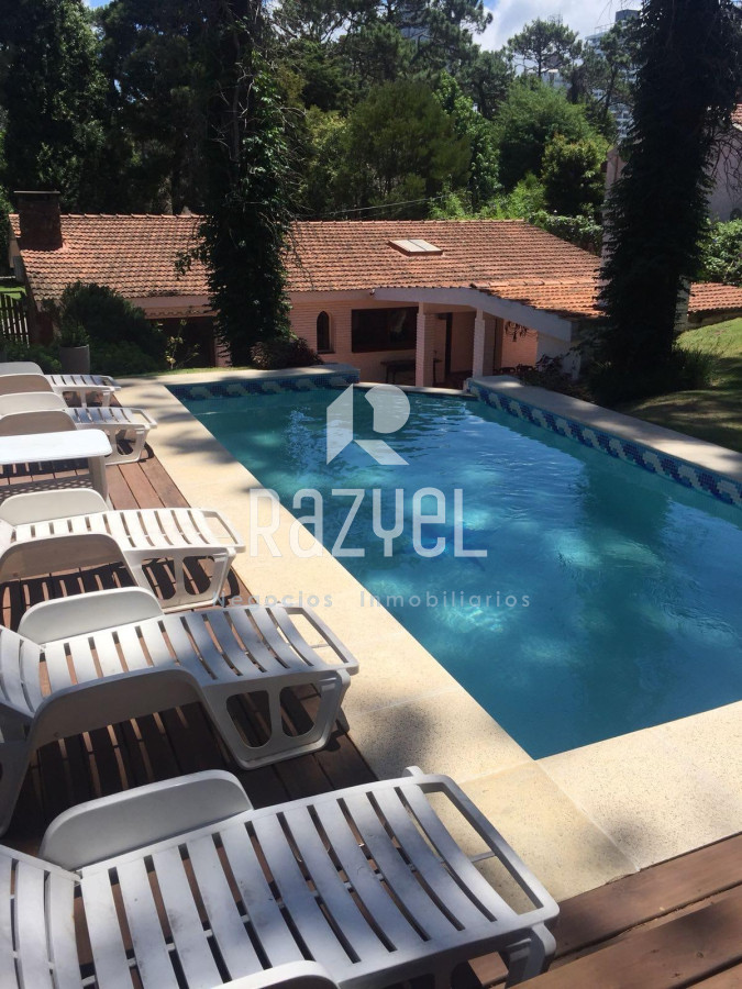 Casa ID.564 - Casa de 3 dormitorios en alquiler anual