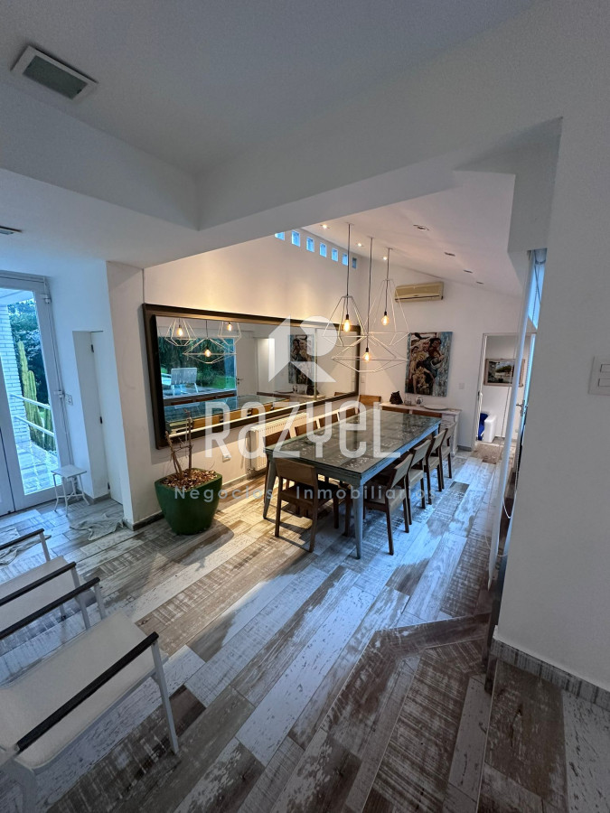 Casa ID.385 -  Casa en venta y alquiler anual de 5 dorm y 4 baños.
