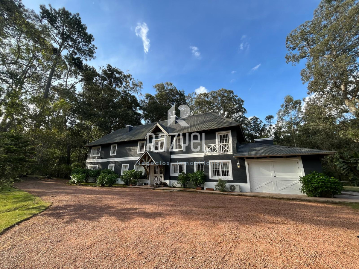 Casa ID.666 - Magnifica casa para vivir todo el anio y disfrutar de sus comodidades.