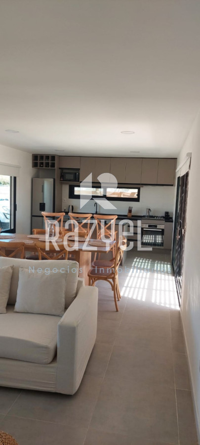 Casa ID.1213 - Casa Moderna en Venta de 3 dormitorios amueblada en Balneario Bs AS