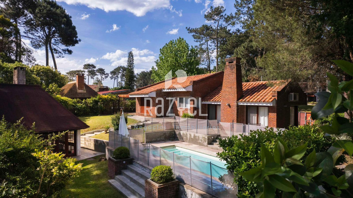 Casa ID.1143 -  Casa en venta - Pinares, Punta del Este