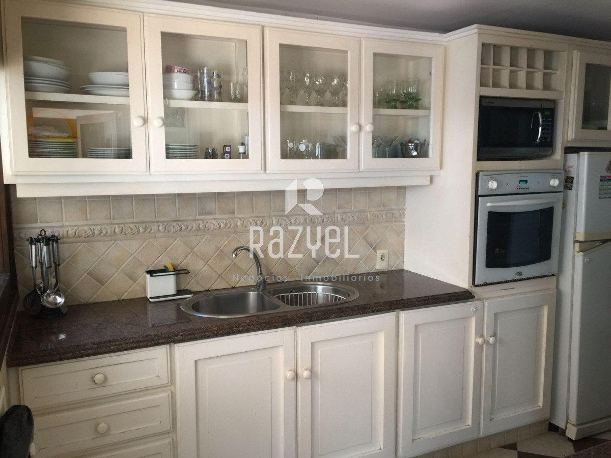 Casa ID.564 - Casa de 3 dormitorios en alquiler anual