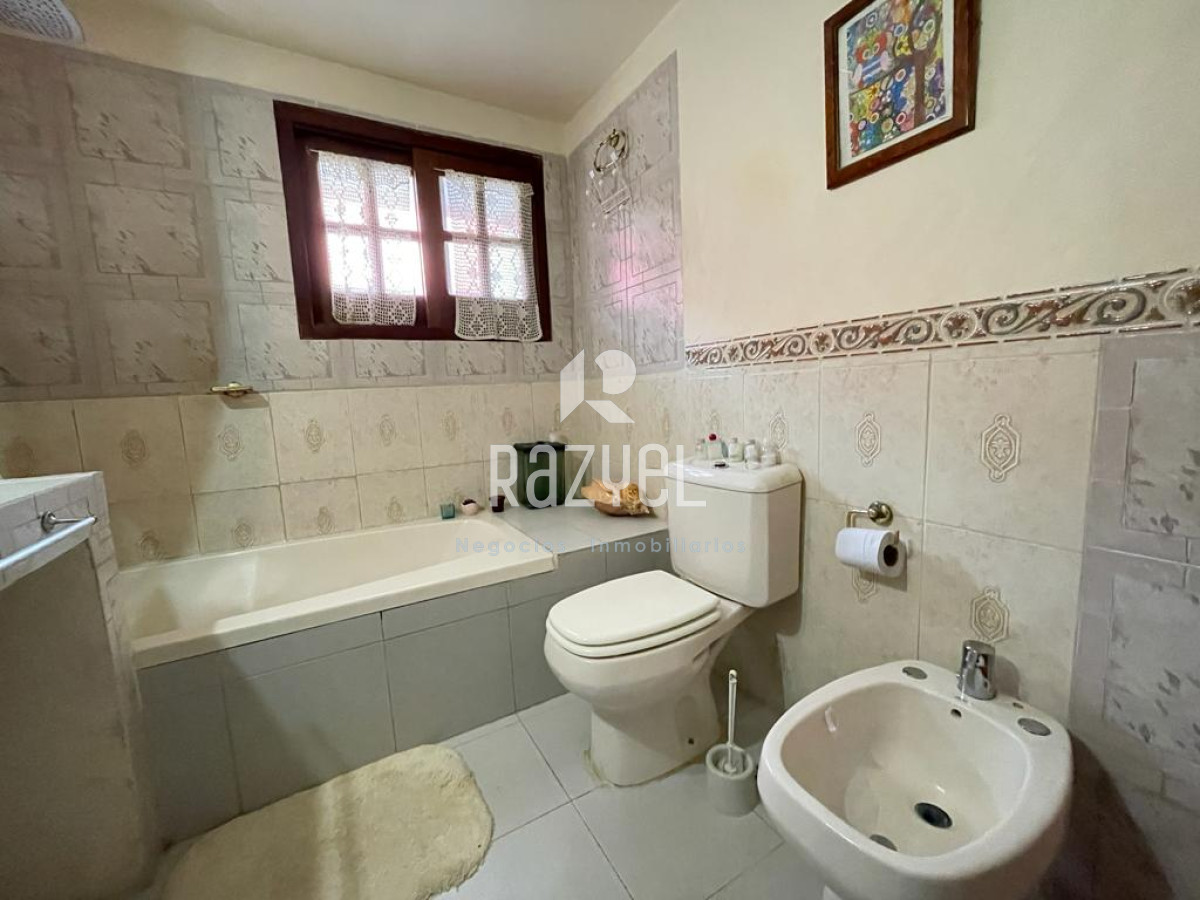 Casa ID.476 - Casa y comercio en Venta Bal B.A.