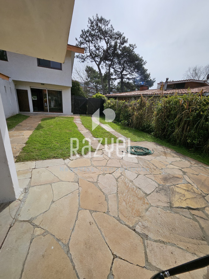 Casa ID.998 - Casa en Alquiler Anual Aidy Grill