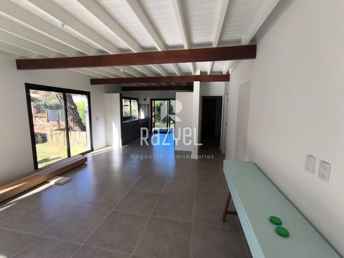 Casa ID.1092 - Casa en La Barra.